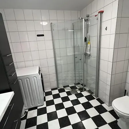 Sentrumsleilighet M. Balkong Og Takterrasse